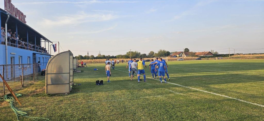3. ŽNL Vinkovci: Šokadija ne posustaje dok im Čelik puše za vratom